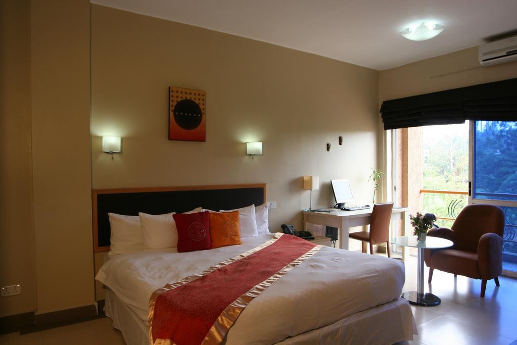 Metropole Hotel Καμπάλα Δωμάτιο φωτογραφία