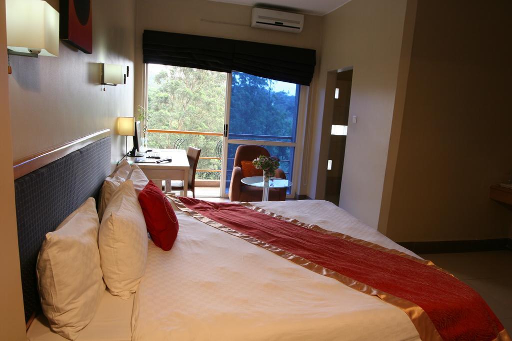 Metropole Hotel Καμπάλα Εξωτερικό φωτογραφία