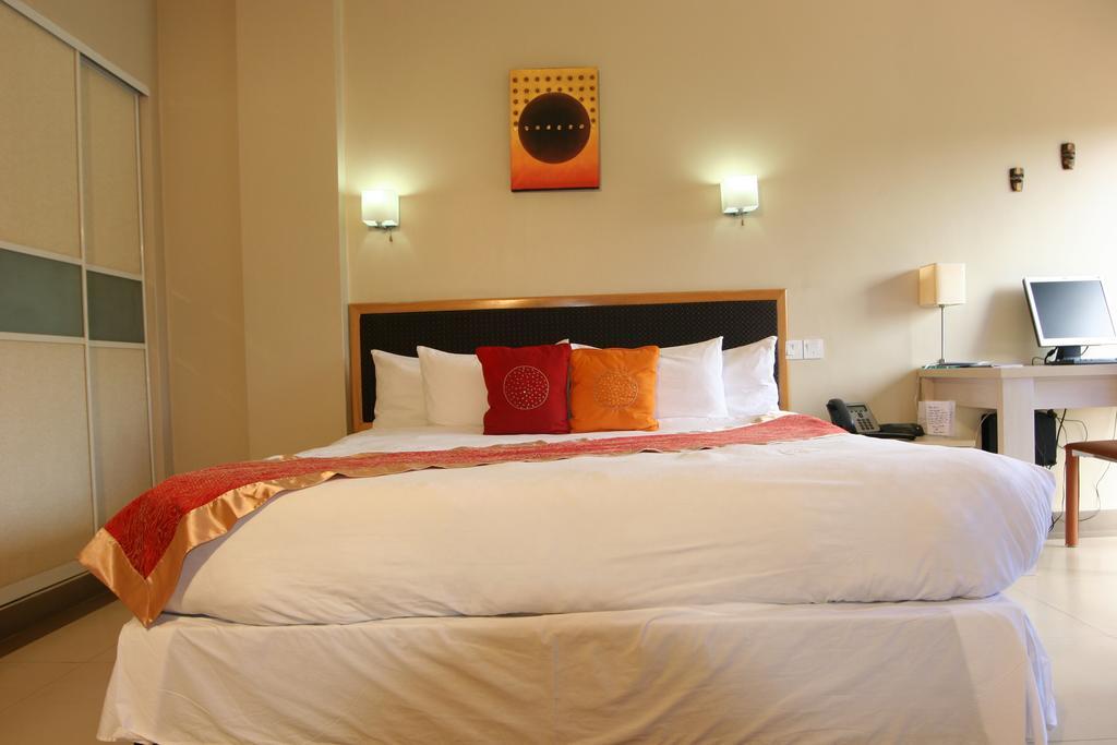 Metropole Hotel Καμπάλα Εξωτερικό φωτογραφία