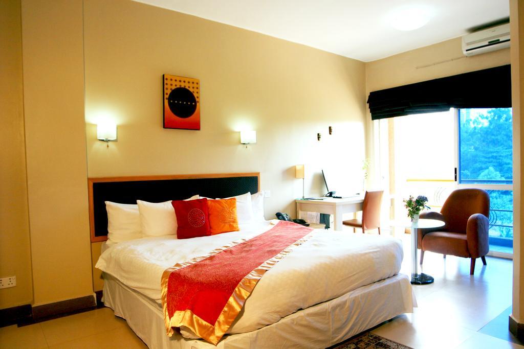 Metropole Hotel Καμπάλα Εξωτερικό φωτογραφία