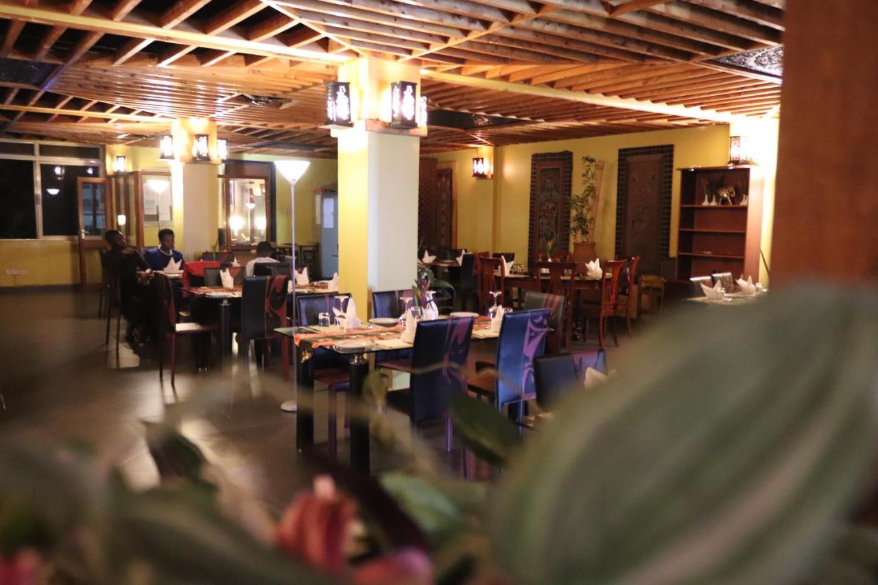 Metropole Hotel Καμπάλα Εξωτερικό φωτογραφία