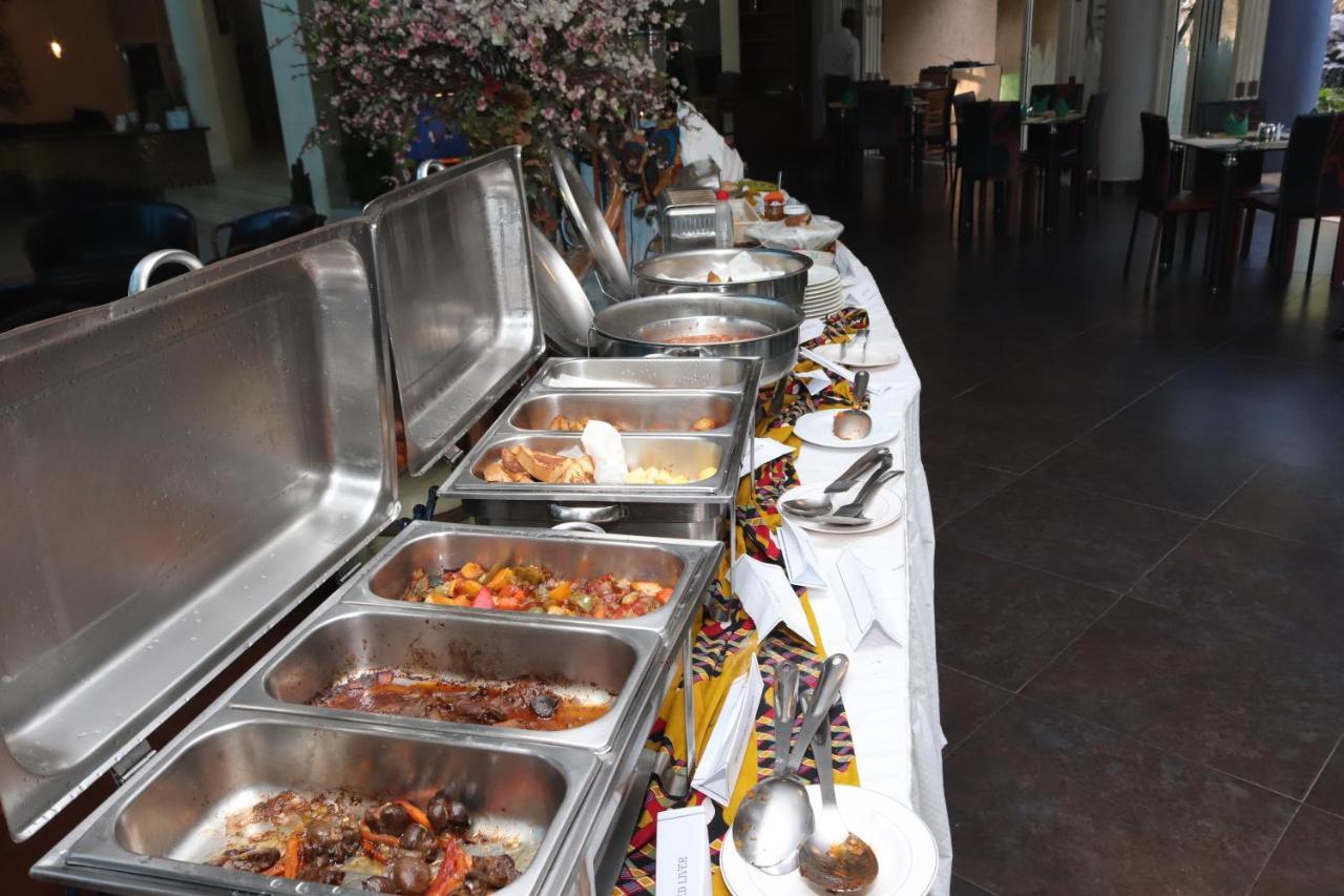 Metropole Hotel Καμπάλα Εξωτερικό φωτογραφία