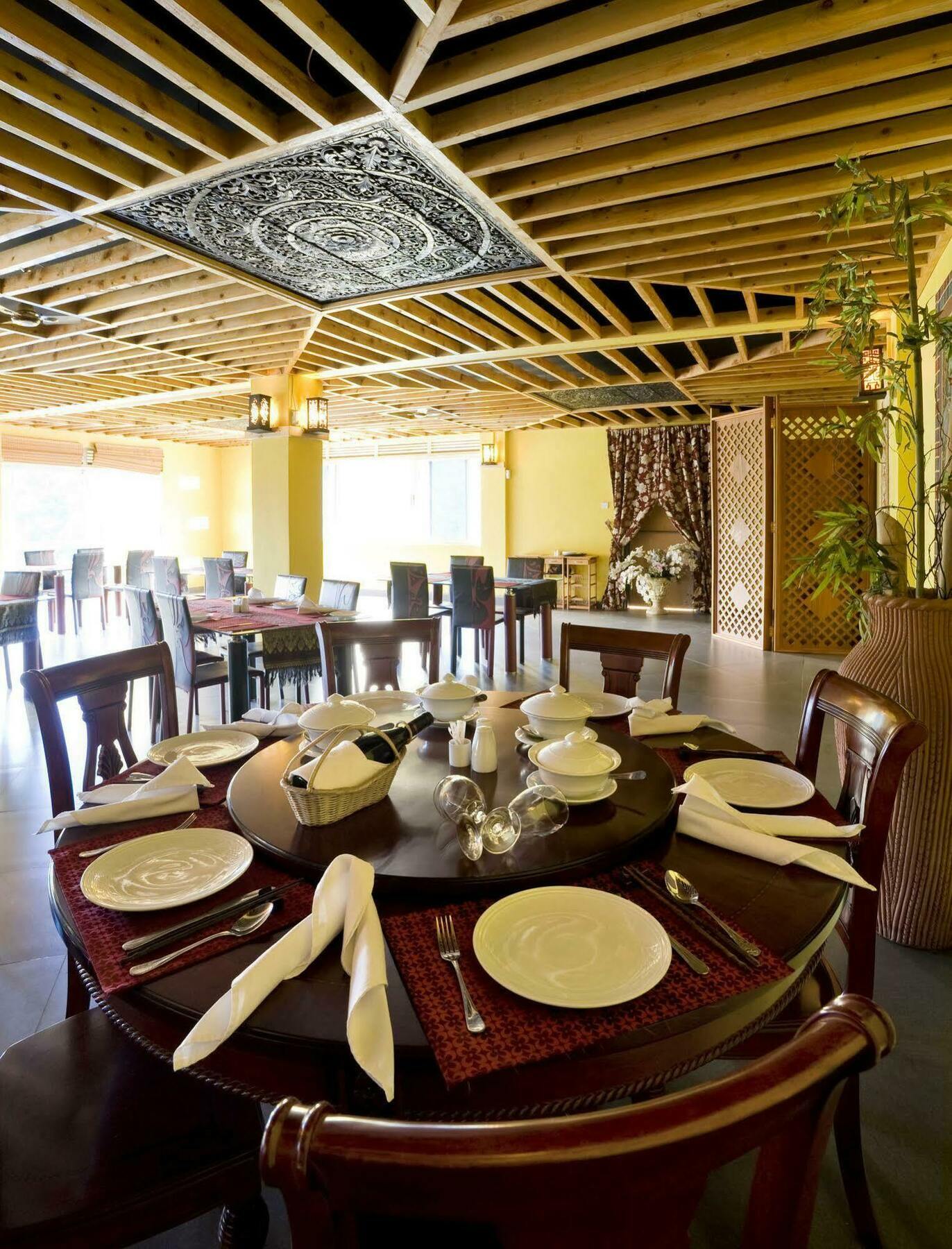 Metropole Hotel Καμπάλα Εξωτερικό φωτογραφία