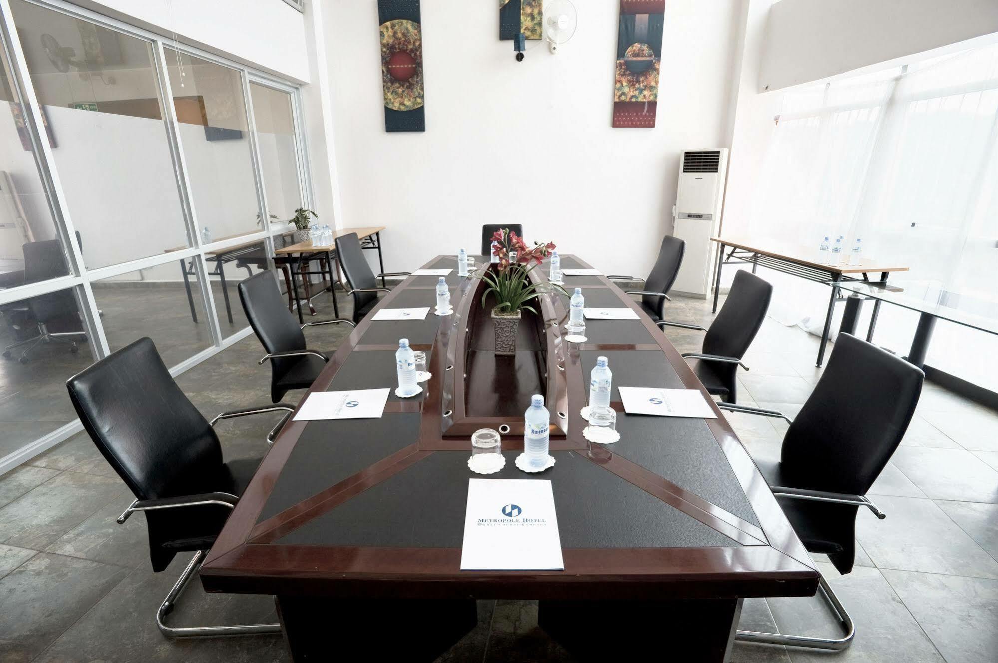 Metropole Hotel Καμπάλα Εξωτερικό φωτογραφία