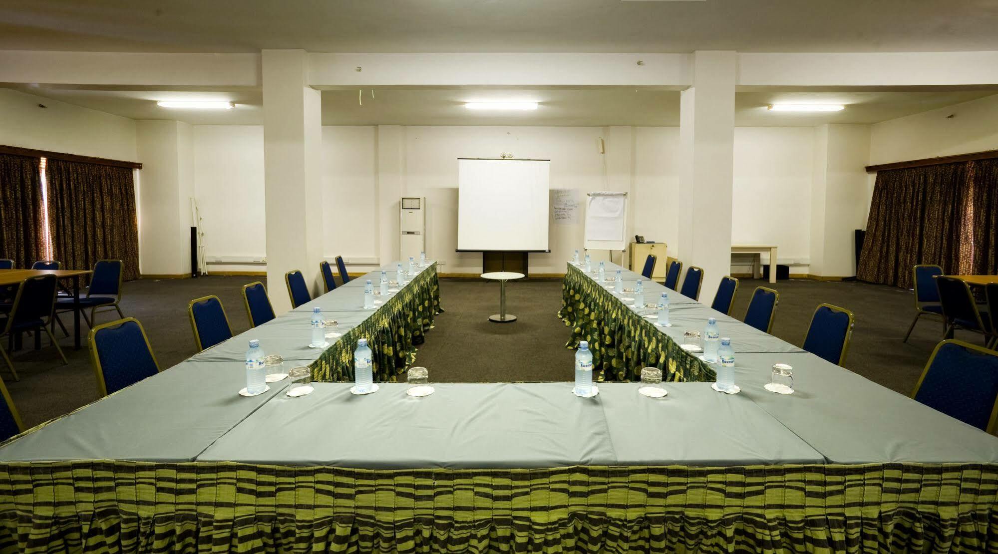 Metropole Hotel Καμπάλα Εξωτερικό φωτογραφία