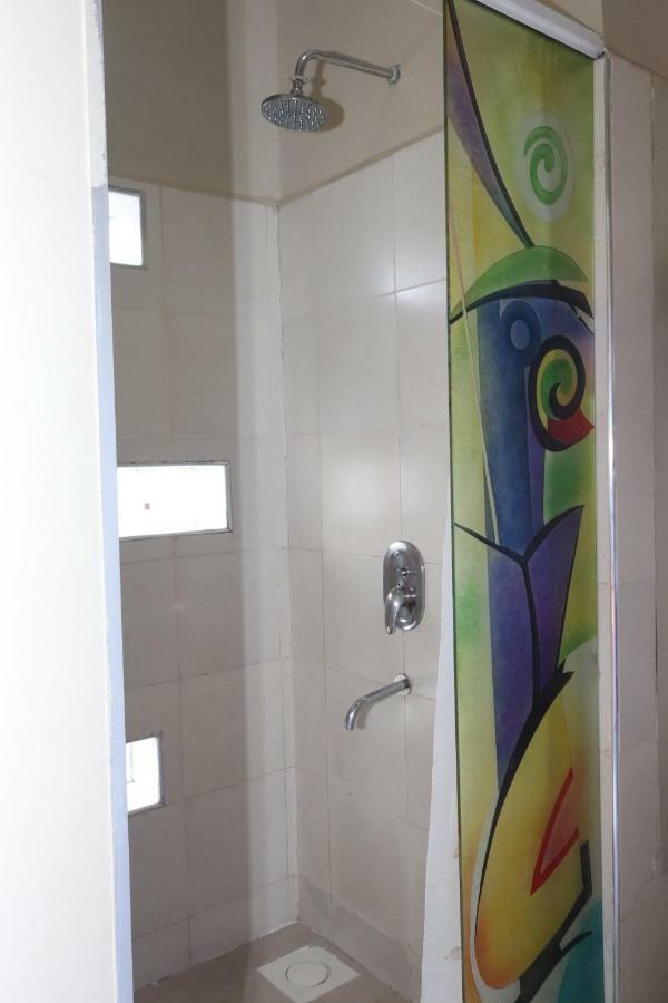 Metropole Hotel Καμπάλα Εξωτερικό φωτογραφία